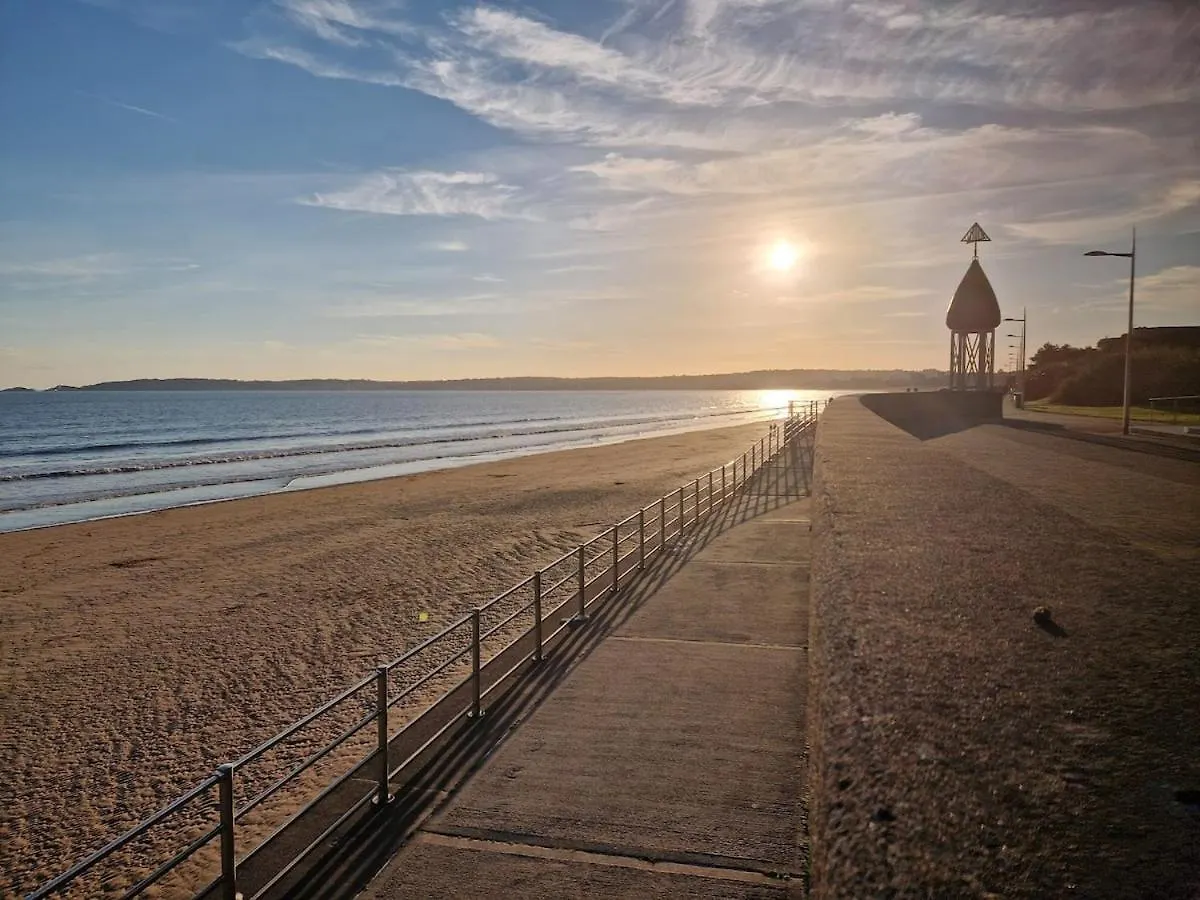 Apartment Seaside Serenity Swansea United Kingdom